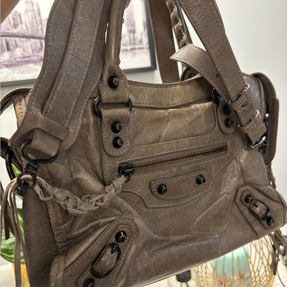 Balenciaga classic city mini shoulder in brown arena lamb skin - Picture 4 of 6